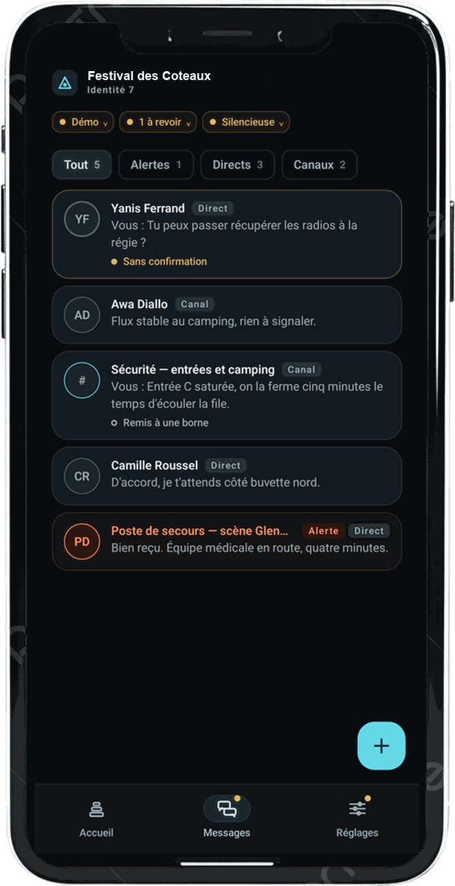 Liste des échanges dans l'application Bermud sur un téléphone : messages directs, canaux et une alerte.